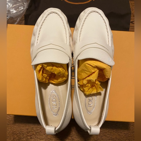 Tod's Leather Penny Loafers size 6 - Picture 3 of 9